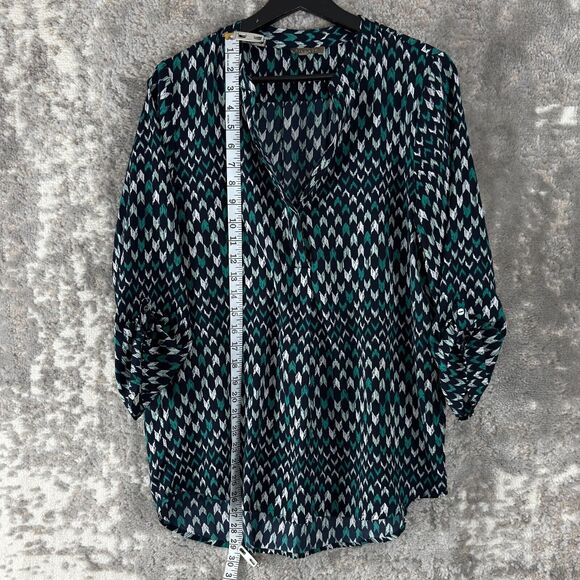 Lilla P Sz M V-Neck Tunic Top Lightweight Print Blouse 3/4 Sleeve - Picture 2 of 7